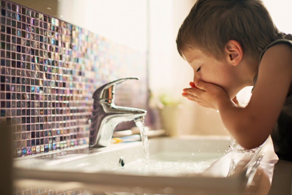 Comment rendre l'eau du robinet plus saine ?