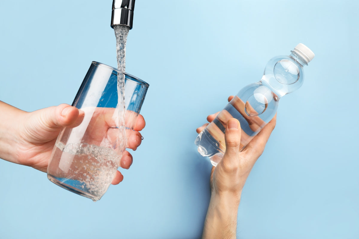 Est-il préférable de boire l'eau du robinet ou l'eau en bouteille ?